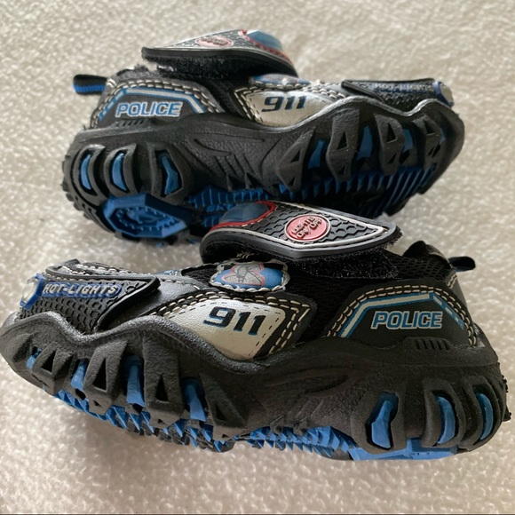 Skechers - Picture 4 of 7